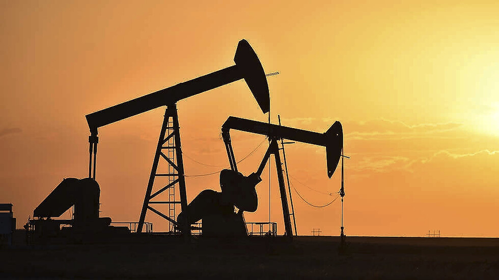 انخفاض أسعار النفط بنسبة 12%
