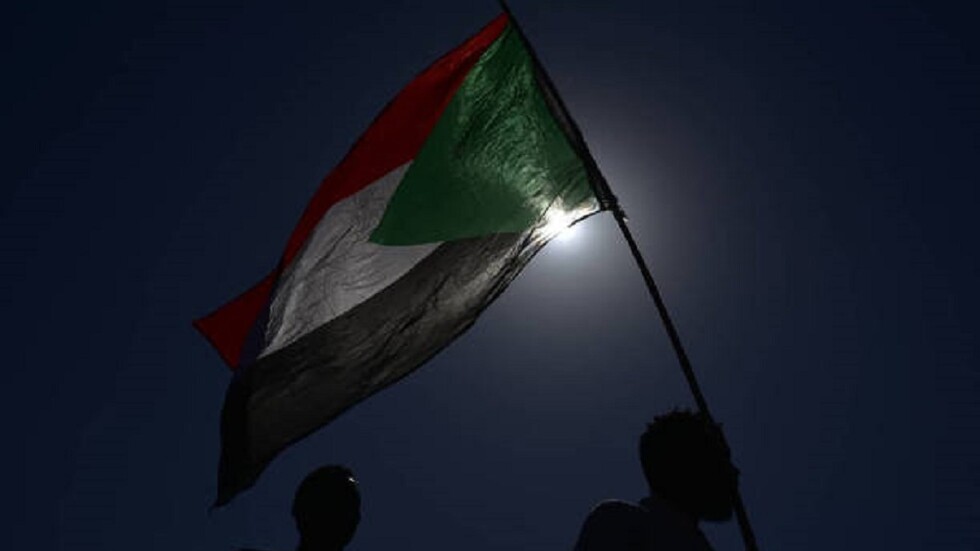 السودان.. وفاة ثلاثة نازحين في انهيار حفرة وسط دارفور