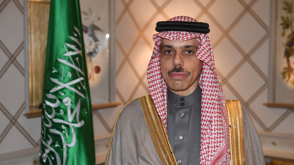 تفاعل واسع مع رد وزير الخارجية السعودي بعد تشبيه ماريوبول بمدينة حلب (فيديو)