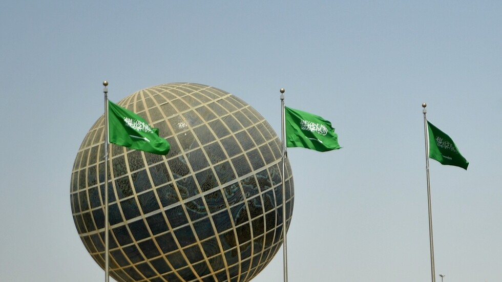 بعد حملة تعاطف واسعة.. رجل أعمال سعودي يتكفل بعلاج الطفل السوري أحمد الديري (فيديو)