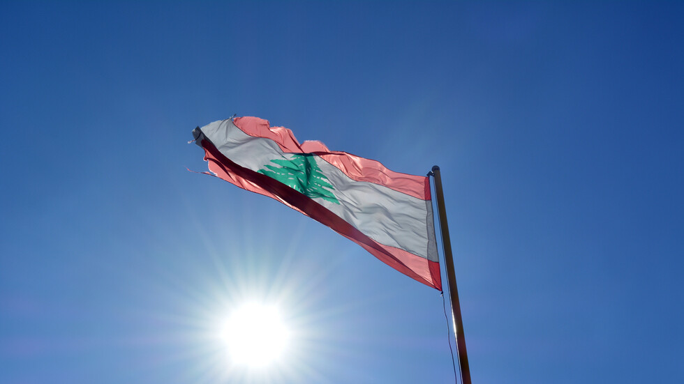 صحيفة: دبلوماسيون سعوديون وصلوا إلى لبنان تمهيدا لعودة السفير لبيروت وتسوية تؤجل رحيل سلامة