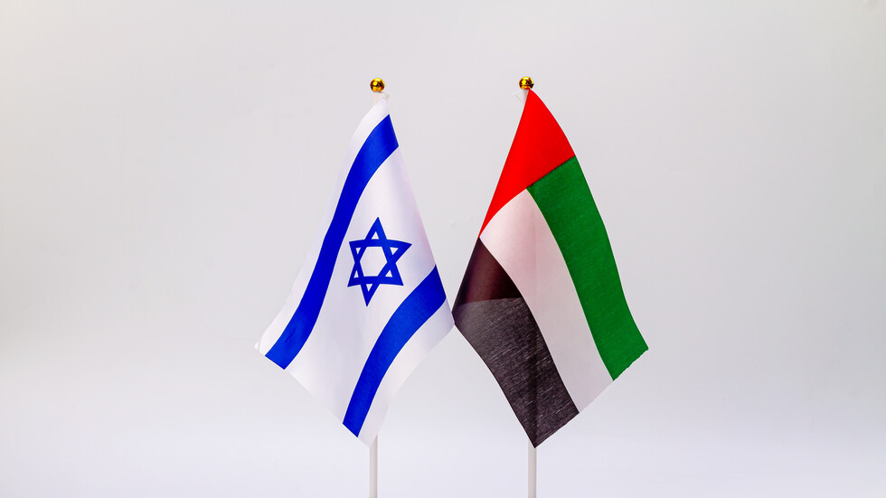 وزيرا الدفاع الإسرائيلي والإماراتي يبحثان تعزيز العلاقات الدفاعية