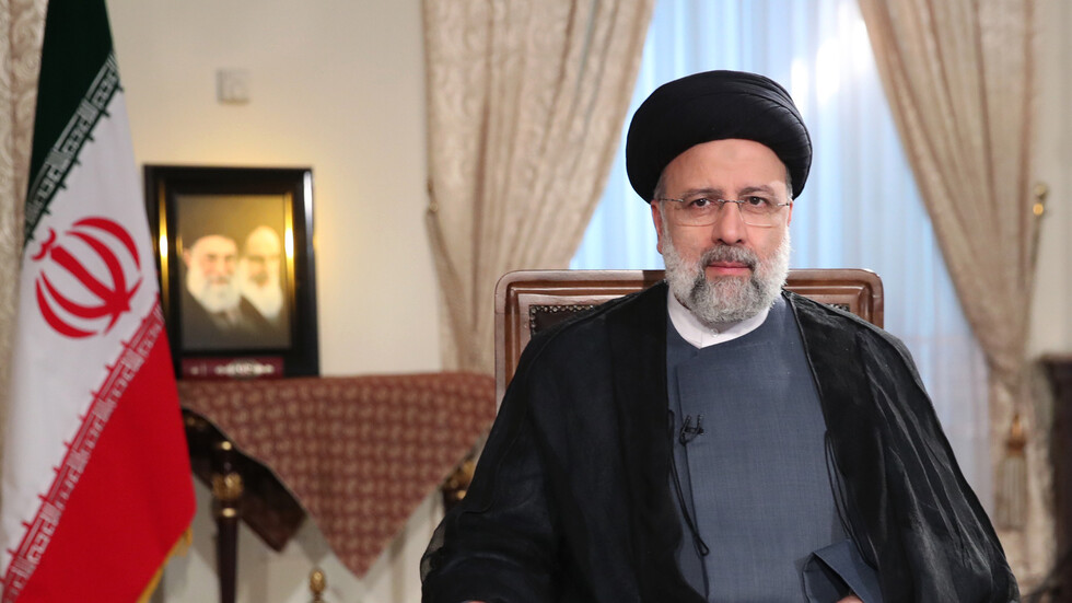 الرئيس الإيراني لأمير قطر: تطوير العلاقات بين طهران والدوحة يخدم مصالح الشعبين وشعوب المنطقة
