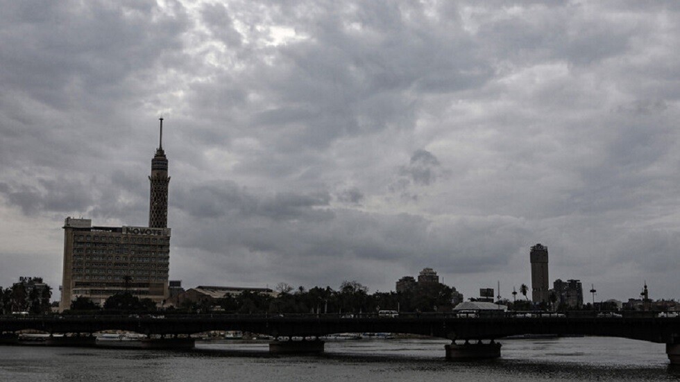 مصر.. عاملان يلقيان مصرعهما في بئر صرف صحي