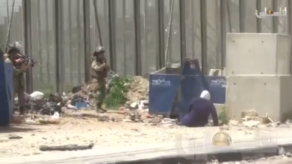 بالفيديو.. القوات الإسرائيلية تقتل سيدة فلسطينية