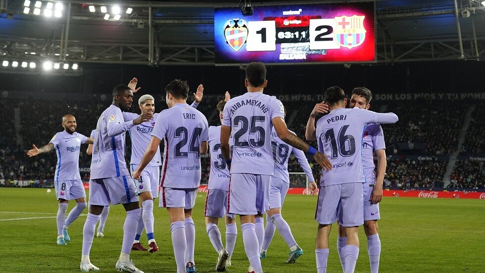 هدف قاتل يصعد بفريق برشلونة إلى وصافة الدوري الإسباني (فيديو)