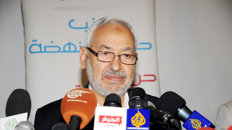 بعد محاولة الاعتداء عليه.. قيادي بحركة النهضة يؤكد استمرار الغنوشي بأداء صلاة التراويح في المساجد