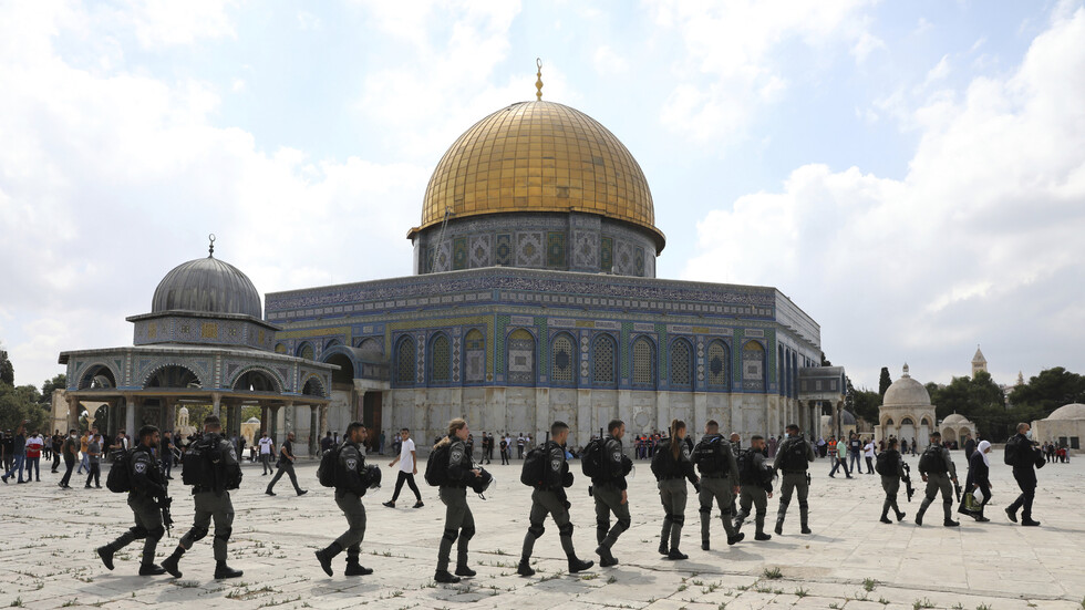 الرئاسة الفلسطنية تحذر: التهديد باقتحام الأقصى لذبح القرابين من قبل إسرائيليين سيؤدي لتصعيد خطير