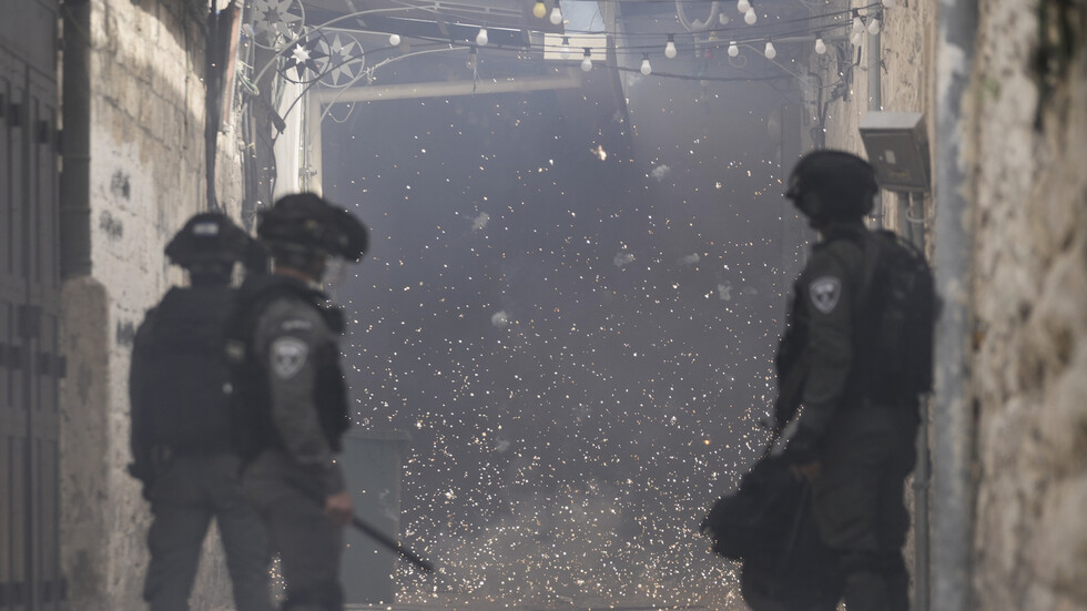 تقرير: مسؤولون أمريكيون يزورون إسرائيل والأردن ومصر والسلطة الفلسطينية لتهدئة أحداث الأقصى