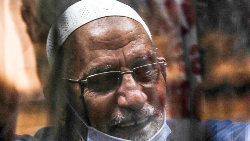 مصر.. المؤبد لمرشد "الإخوان المسلمين" في قضية "أحداث قسم شرطة العرب"