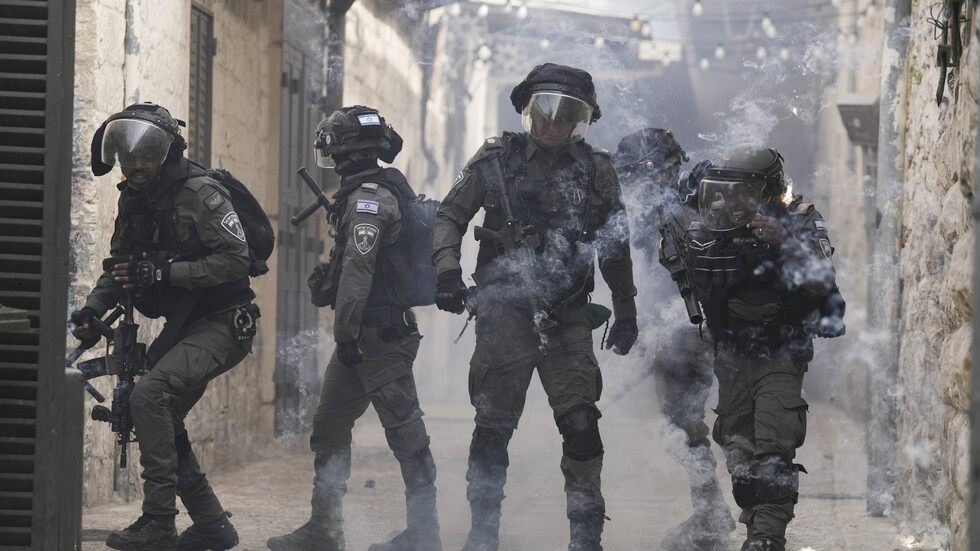 عشية "اليوم العالمي لحرية الصحافة".. نادي الأسير: إسرائيل تواصل اعتقال 15 صحفيا فلسطينيا
