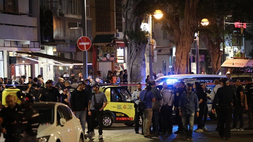 كبير الحاخامات في إسرائيل يحث رواد الكنيس على حمل الأسلحة بعد هجوم إلعاد