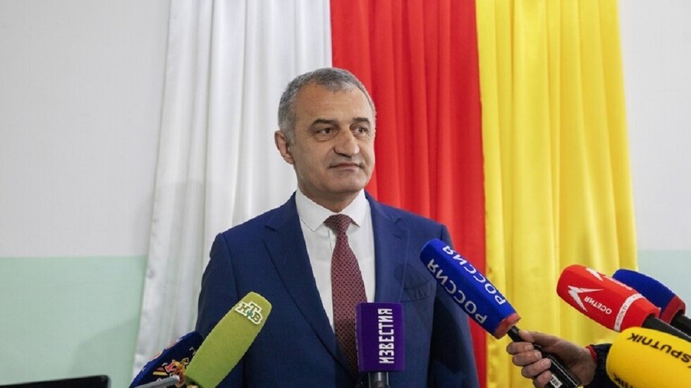 رئيس أوسيتيا الجنوبية يقر بهزيمته في الانتخابات
