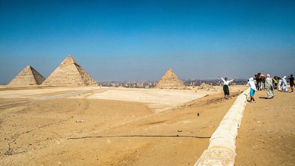 مصر.. حبس وإيداع المتهمين بالتحرش بفتاتين أجنبيتين بالهرم