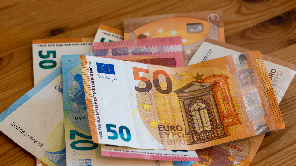 المفوضية الأوروبية تخفض توقعاتها لأداء اقتصادات عالمية في 2022