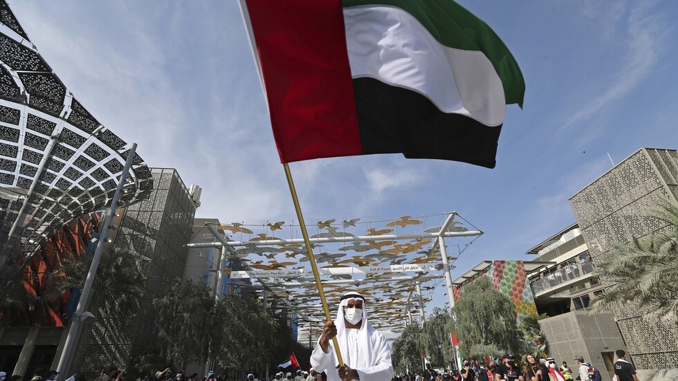 الإمارات توضح كيفية الحصول على "الإقامة الخضراء" ومزاياها