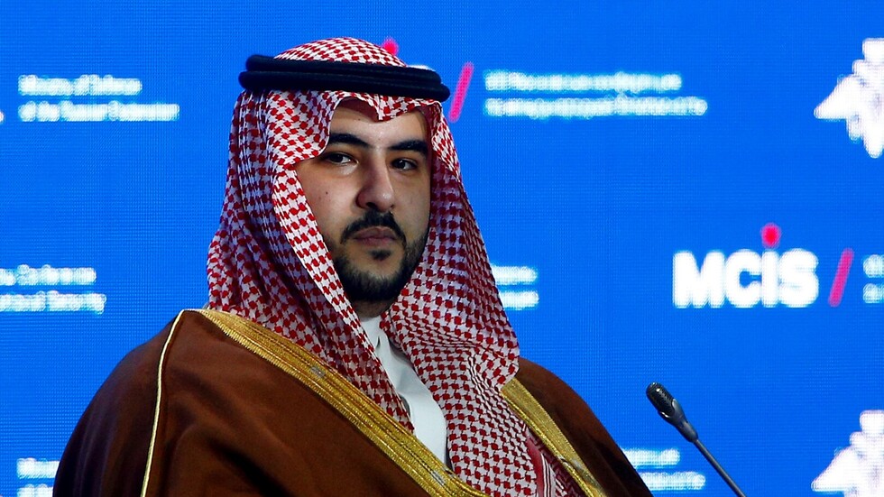نائب وزير الدفاع السعودي يلتقي وزير الدفاع الأمريكي