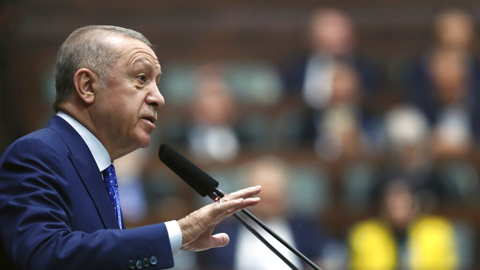 أردوغان يعلن إلغاء عقد اجتماع المجلس الاستراتيجي مع اليونان