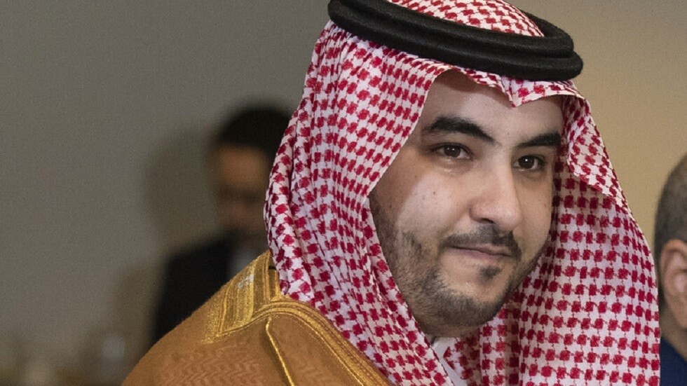 نائب وزير الدفاع السعودي يبحث في مقر القيادة الوسطى التعاون الدفاعي مع الولايات المتحدة