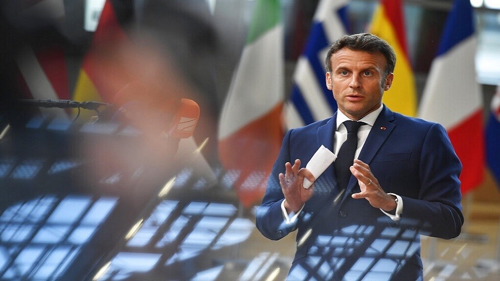 ماكرون يعلق على مدى تأثير العقوبات الغربية المفروضة على روسيا