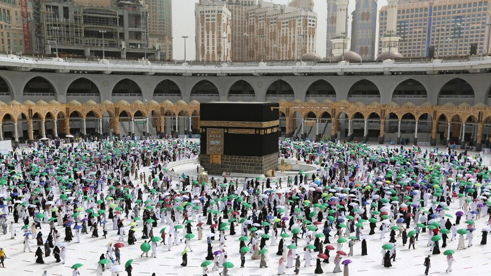 "فارس": السعودية تعيد تلقيح الحجاج الإيرانيين