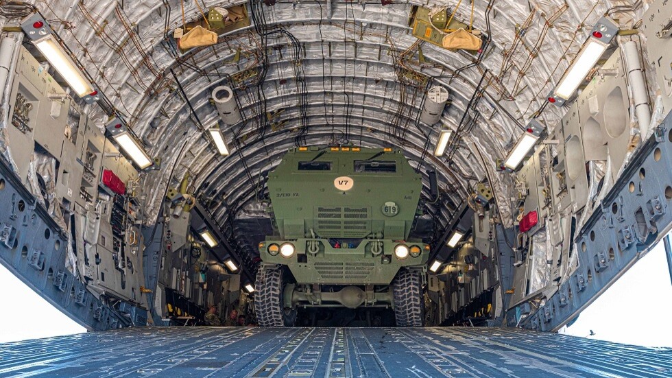 واشنطن تكشف موعد تسليم راجمات HIMARS إلى أوكرانيا