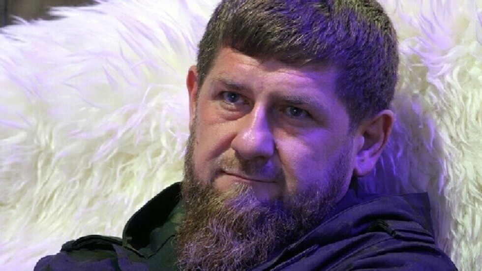 قديروف: المقاتلون الشيشان بدأوا في تحرير مدينة زولوتي بجمهورية لوغانسك