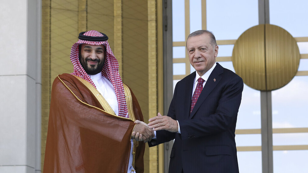 "السعودي فوق فوق".. تفاعل مع فيديو  حفل عشاء ضم بن سلمان وأردوغان على وقع غناء تركي بالعربية
