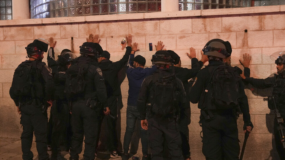 الشرطة الإسرائيلية تحقق مع أكثر من 280 ألف مشتبه بإطار حملتها للحد من دخول مقيمين غير شرعيين