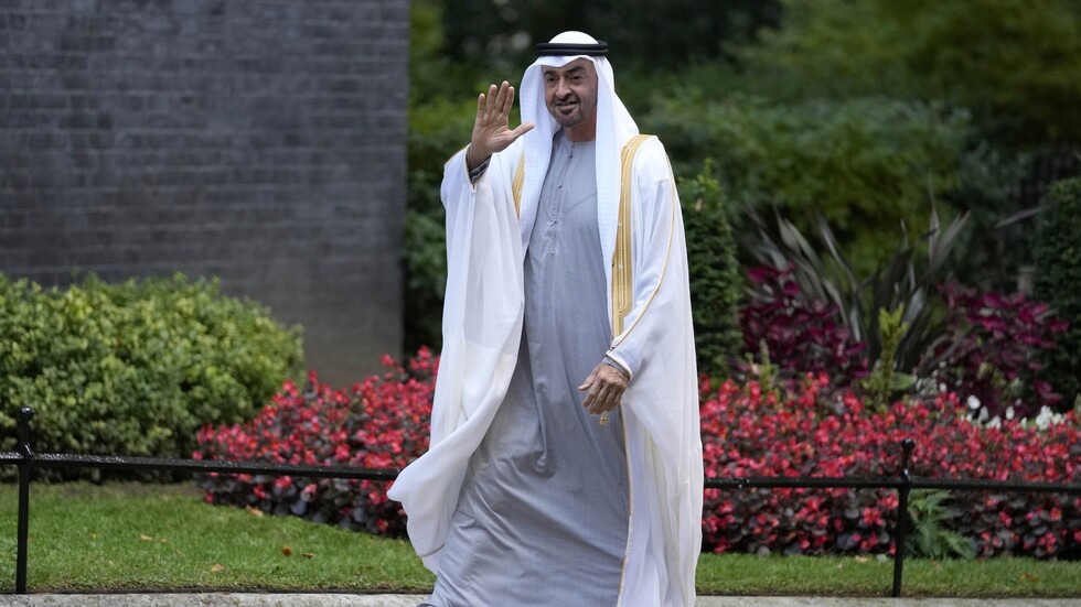 محمد بن زايد يصدر مرسوما بشأن تغيير مسمى "وزارة شؤون الرئاسة" في الإمارات