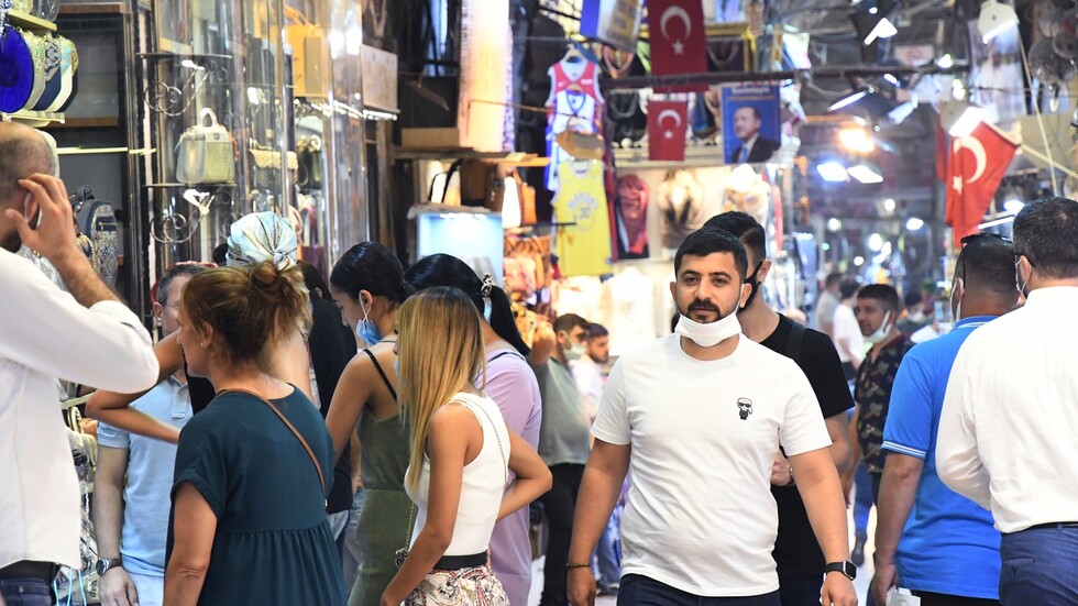 تركيا تشهد ارتفاعا كبيرا في حالات الإصابة بكورونا خلال الأسبوعين الماضيين