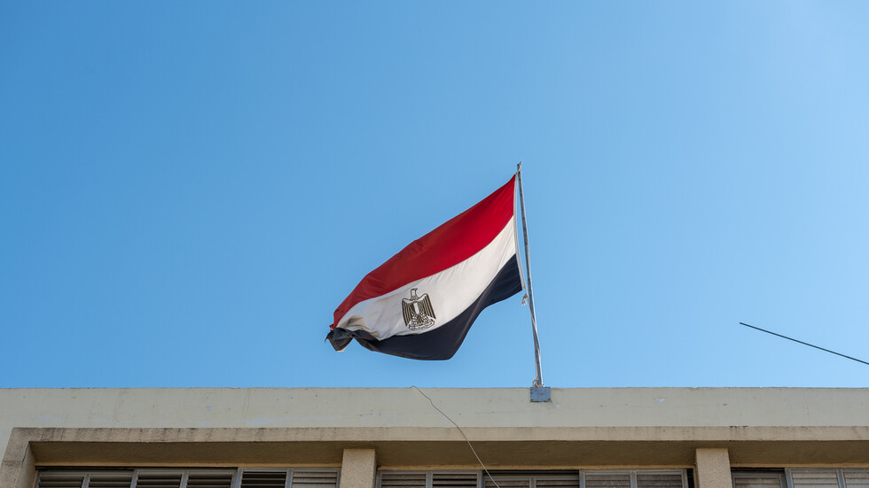 القاهرة تطالب تل أبيب بتقصي الحقائق حول التقارير عن مقبرة جماعية لجنود مصريين أحرقتهم إسرائيل أحياء