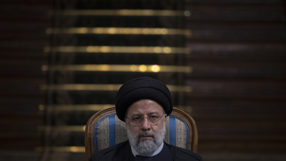 الرئيس الإيراني لأمير قطر: المشاورات واللقاءات المكثفة مؤثرة إيجابيا في تنفيذ الاتفاقات بين بلدينا