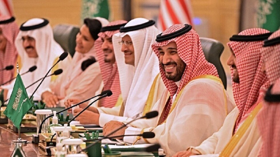 ولي العهد السعودي يستقبل رئيس الوزراء العراقي وولي عهد البحرين في جدة