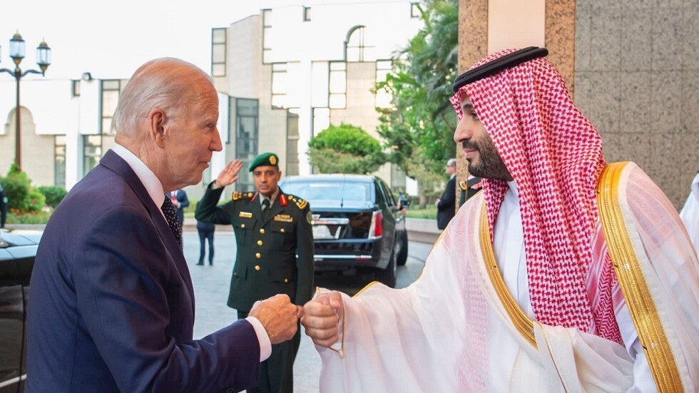 "واشنطن بوست" تعلق على مصافحة ولي العهد السعودي وبايدن