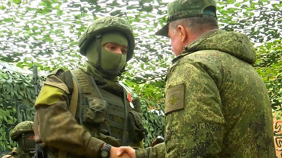 جميعهم مروا بحرب سوريا.. روسيا ترفع القناع عن قادة القوات الروسية العاملة في أوكرانيا