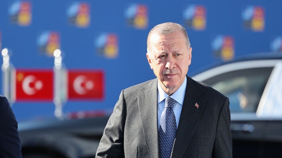 أردوغان يطالب الأكراد بالابتعاد 30 كم عن الحدود التركية