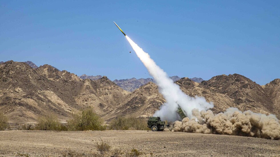 واشنطن تعلن نيتها تسليم كييف أكثر من 20 راجمة صواريخ HIMARS