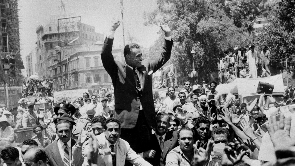 أسرة الزعيم جمال عبد الناصر تفتح ضريحه بمناسبة ذكرى ثورة 23 يوليو