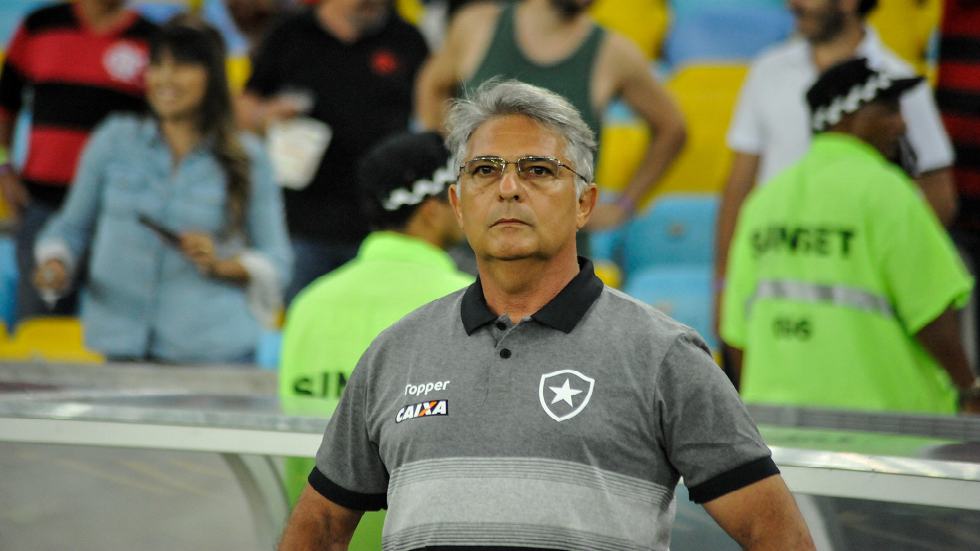 الاتحاد السوري يقاضي المدرب البرازيلي باكيتا