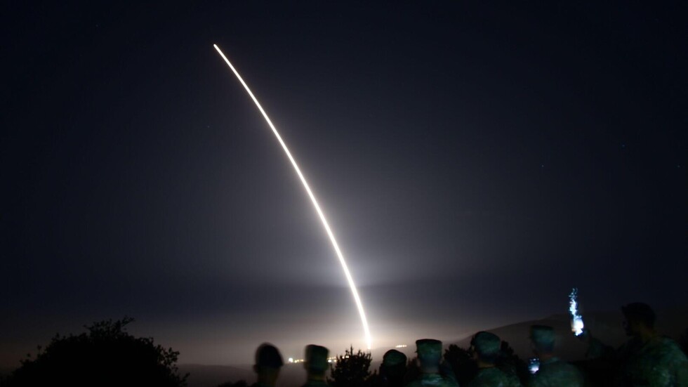 صحيفة: إدارة بايدن أجلت اختبار صاروخ Minuteman III لتفادي التوترات مع الصين
