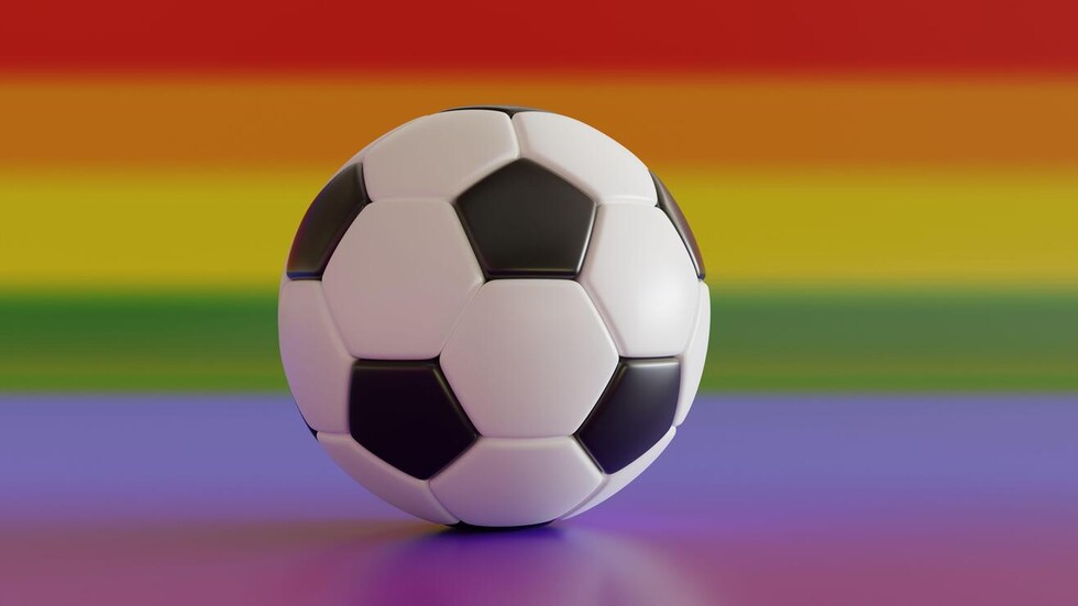 تغريم لاعب نادي سويسري لاستخدامه "المثلية" كإهانة