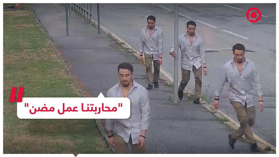 حارس أمن مخمور في السفارة الأمريكية بموسكو