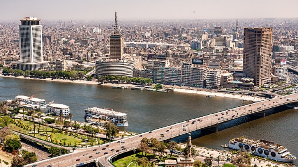 مصر.. القبض على "مستريح البورصة" بالقاهرة الجديدة بعد اتهامه بالنصب على عملاء شركته