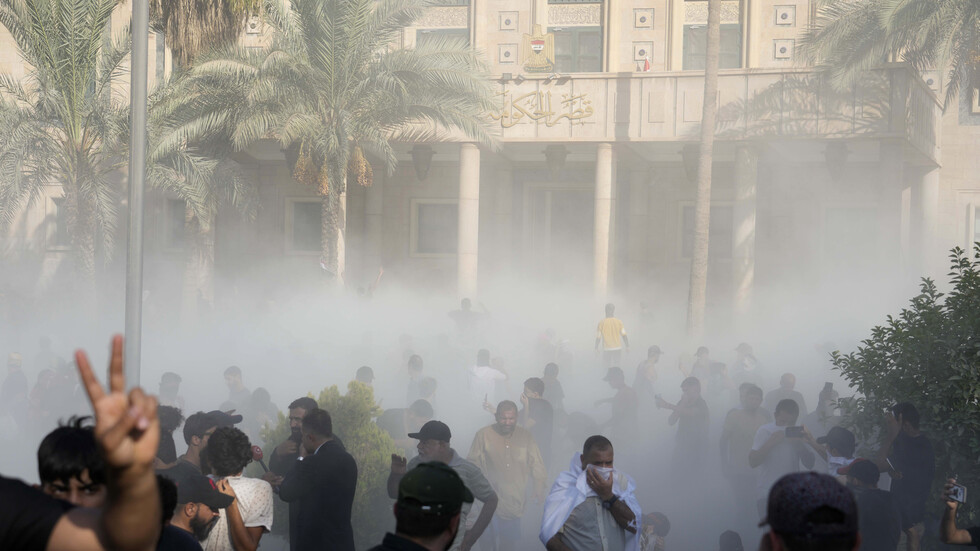 وسائل إعلام: مقتل 15 متظاهرا بالرصاص في المنطقة الخضراء ببغداد