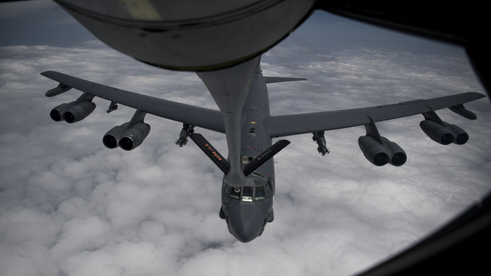 إعلام عبري: قاذفات قنابل أمريكية من طراز "B52" دخلت المجال الجوي الإسرائيلي في طريقها إلى الخليج