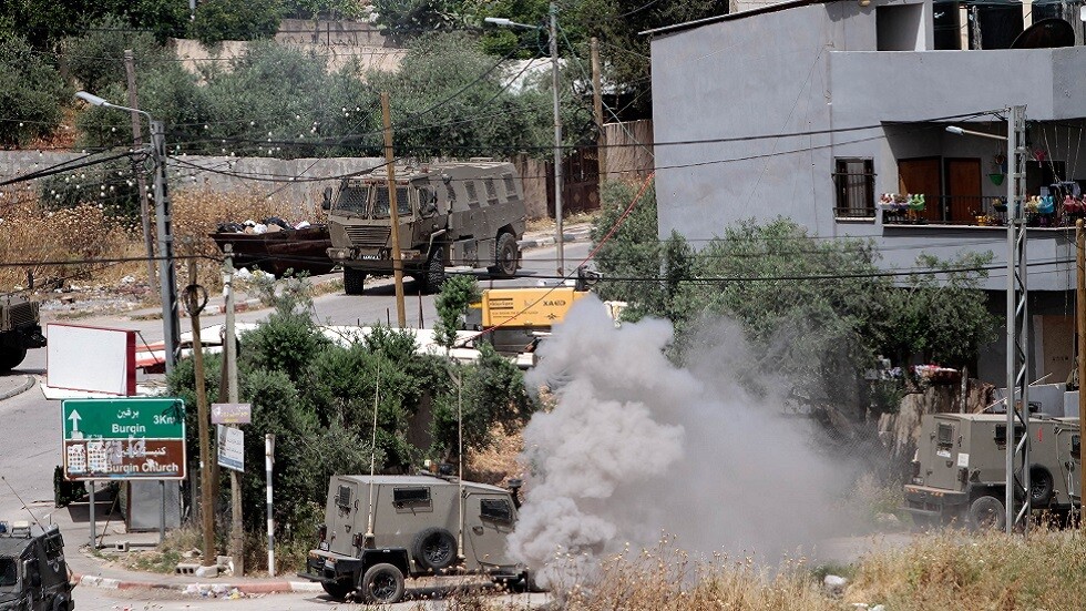 مقتل فلسطيني وإصابات جراء اشتباكات مسلحة في الضفة الغربية