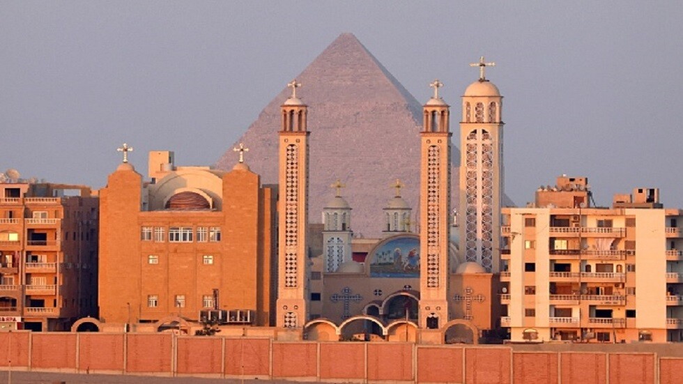 مصر.. مفكر قبطي يرفض إنشاء نادي "عيون مصر" لـ"طائفيته" ويعترض على إجراء لوزير الشباب