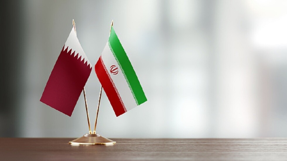 طهران: ترحيل 19 سجينا إيرانيا من قطر لقضاء محكومياتهم في إيران