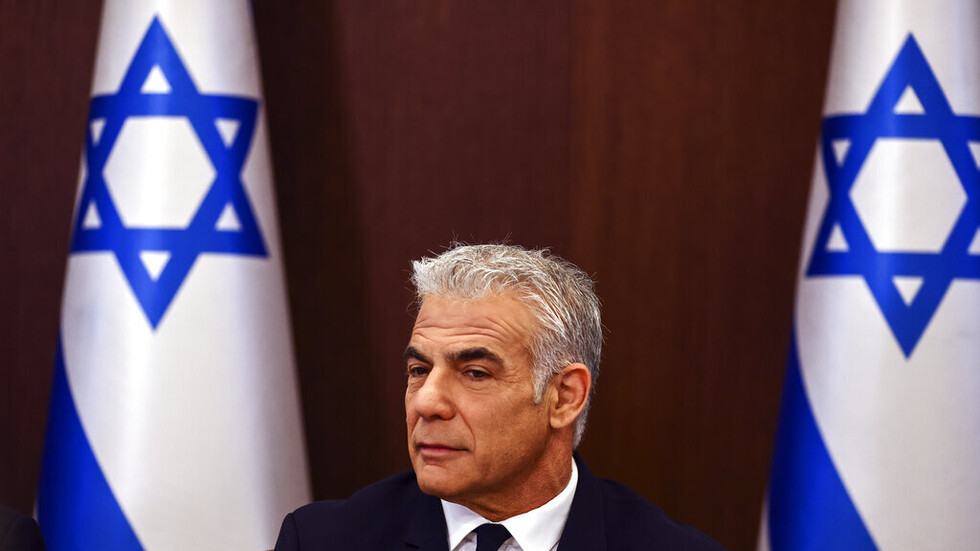 لابيد: تمكنا من تعطيل إحياء الاتفاق النووي مع إيران